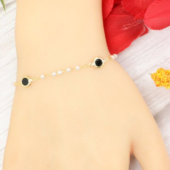 "Trendy Handmade Bracelet – A Thoughtful Gift for Girls & Women | UNVRC1422 - Picture 1 of 10